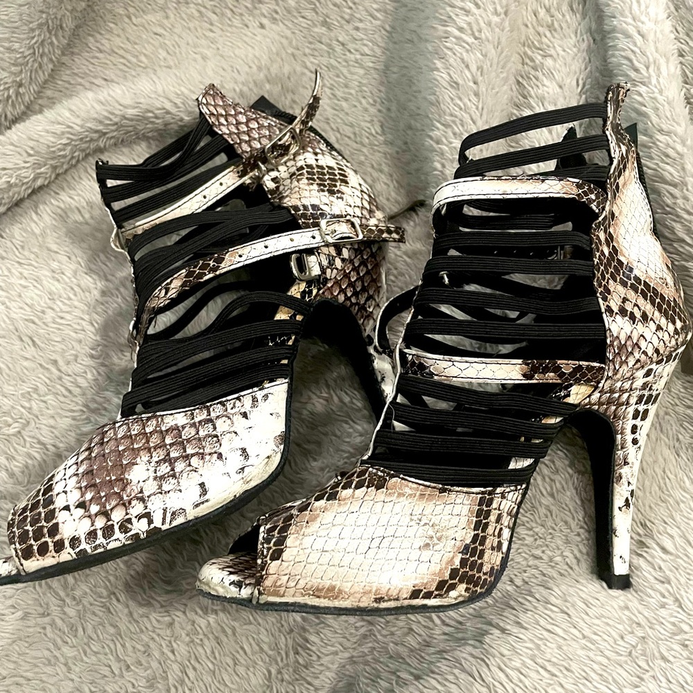 Burju 4” suede bottom dance heels